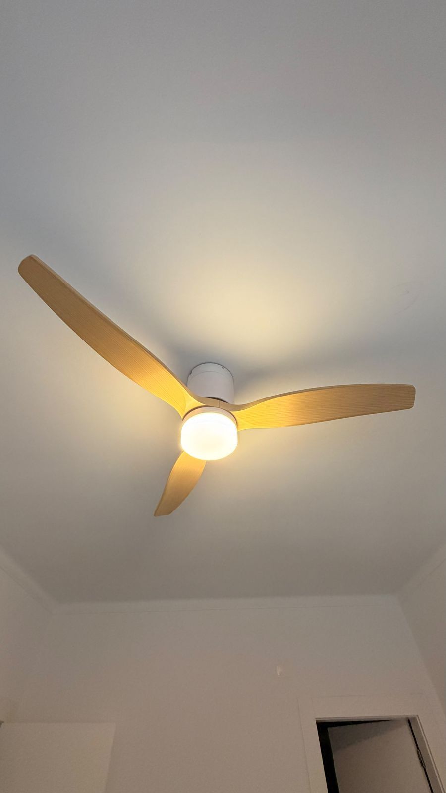 Ventoinha de teto com luz LED — Ventoinhas de teto